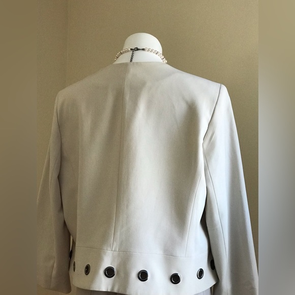 Jones Studio Separates Cream Open Blazer Silver Open Rings At Bottom Sz … - Picture 4 of 13